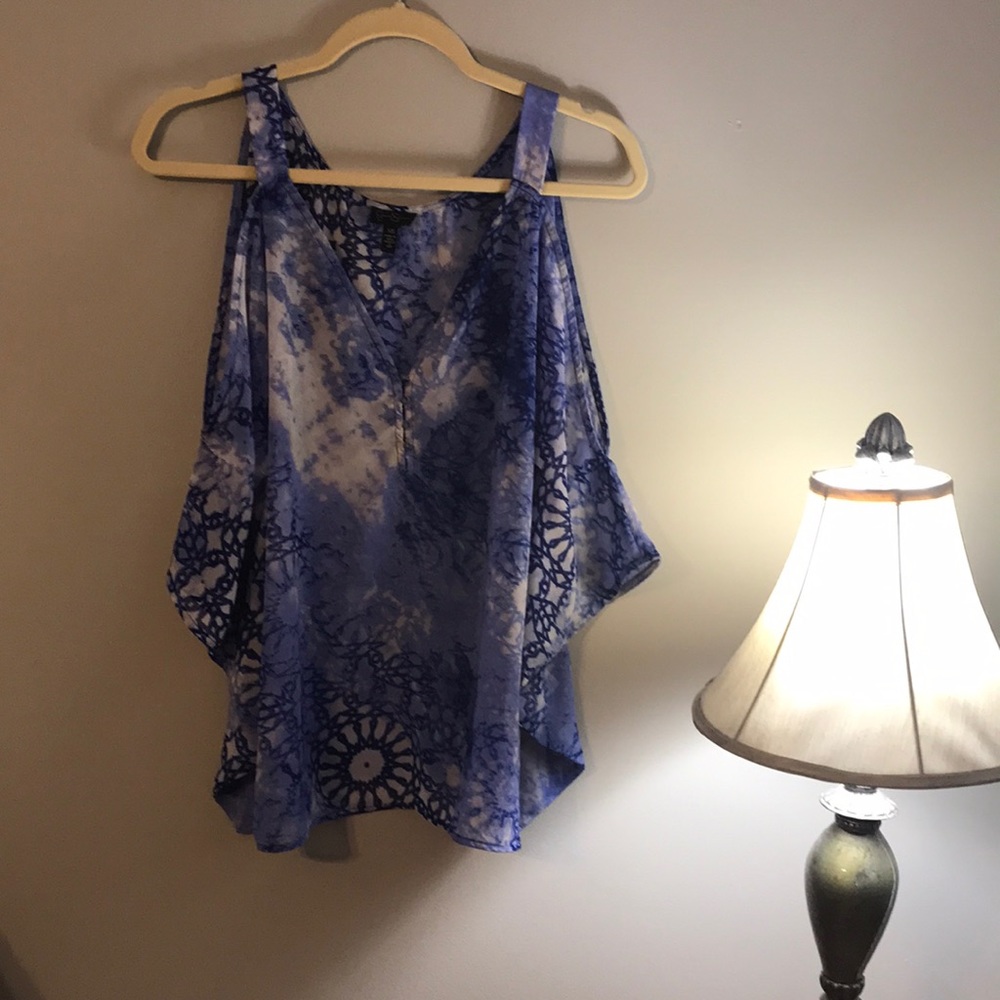 Jessica Simpson cold shoulder top